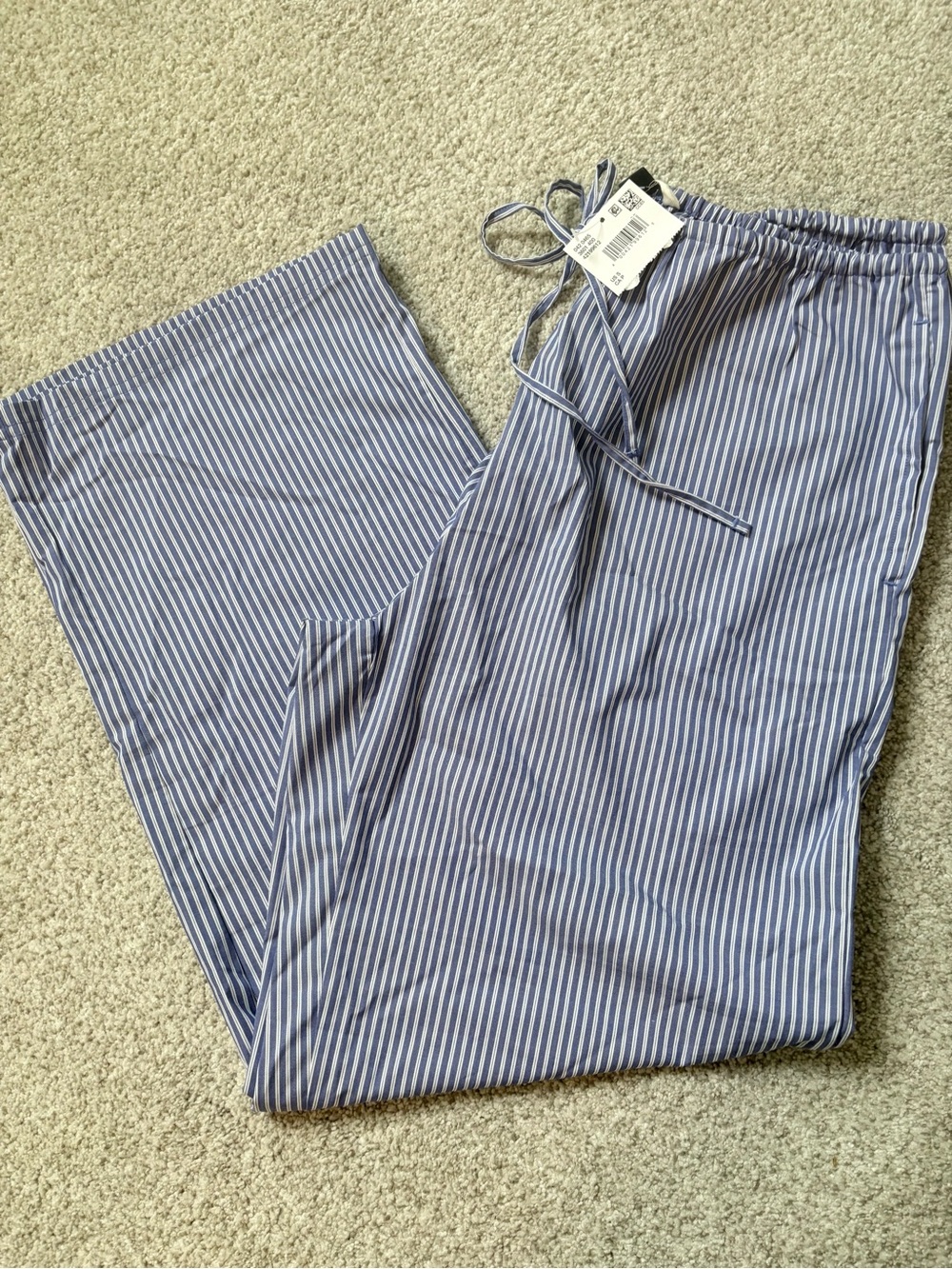 American Eagle women’s light weight striped pants size small NWT
